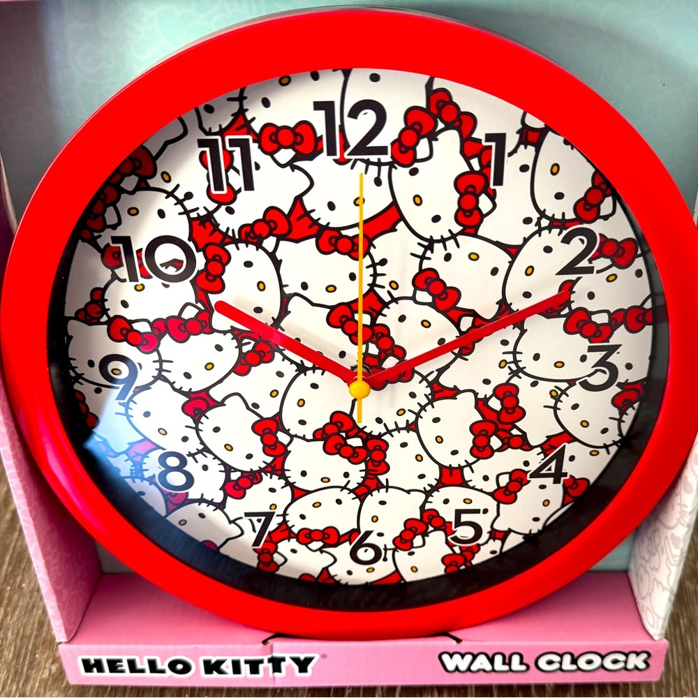 Hello Kitty Wall Clock, Battery Operated